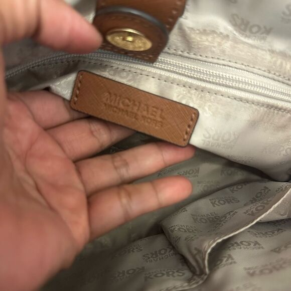 Michael Kors Tan Tote Bag with Gold Logo - Picture 9 of 10